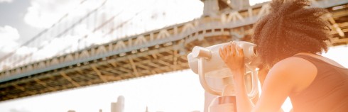 UK housing weakness hits spending